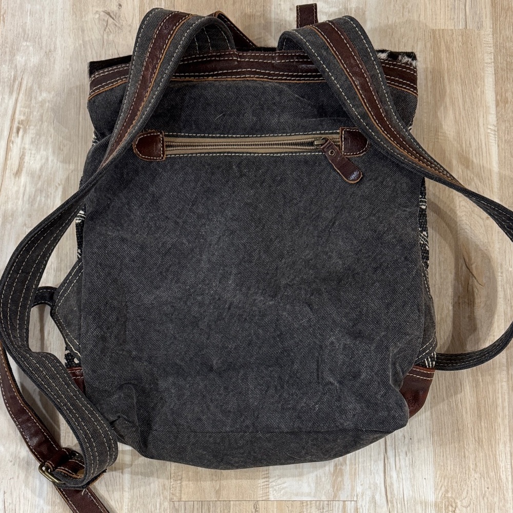 Myra printed canvas backpack - Picture 2 of 4